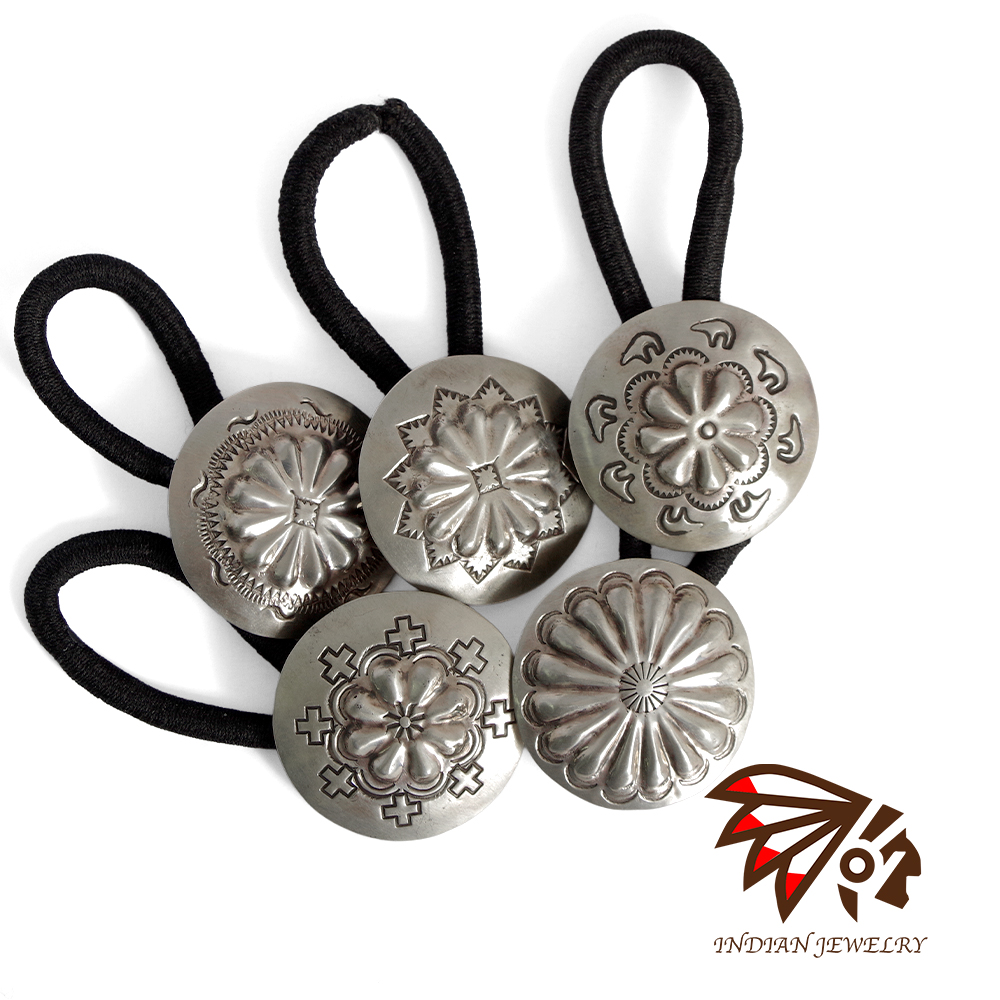 【INDIAN JEWELRY インディアンジュエリー】Navajo Silver Concho M Julia Smith ナバホ シルバーコンチョ Mサイズ ジュリア・スミス作